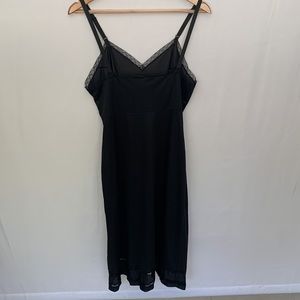 Vintage V-Neck Black Lace Trim Midi Length Slip Size Medium